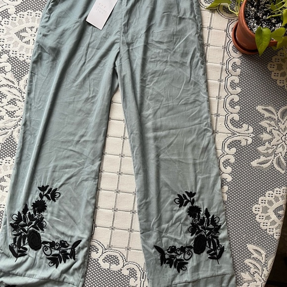 Zara Wide Leg Pants in Light Gray with Black Floral Design - Picture 2 of 4